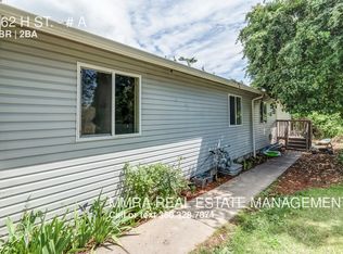 562 H St #A, Blaine, WA 98230