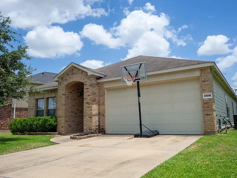 24318 Cornell Park Ln — Photo 2