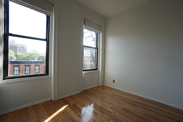 Rented by Rennit Inc. | media 21