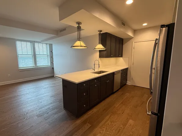 525 W Lafayette Blvd 30-apt 16C, Detroit, MI 48226