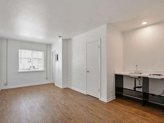 4th image of 8600 E Colfax Ave APT 112