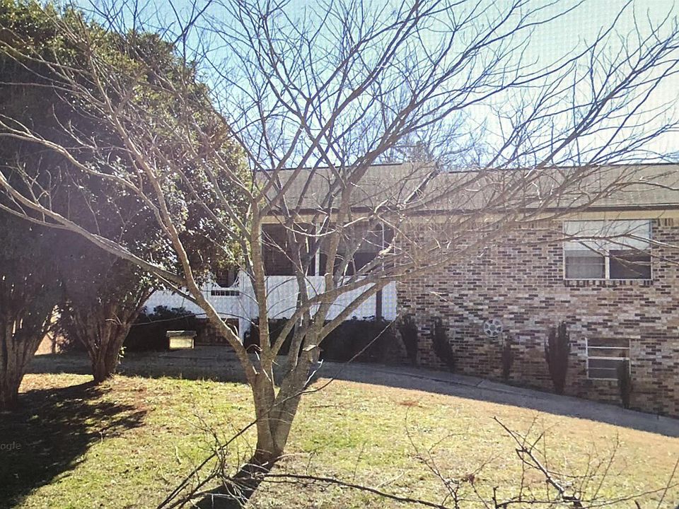 2nd image of 9 Meadow Ln