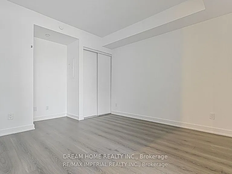 8 Wellesley St W #4907 — Photo 3