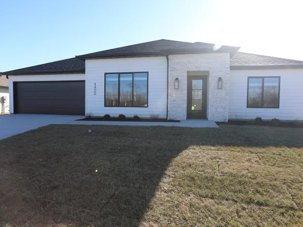 4400 Kingston Heath Dr, Columbia, MO 65201