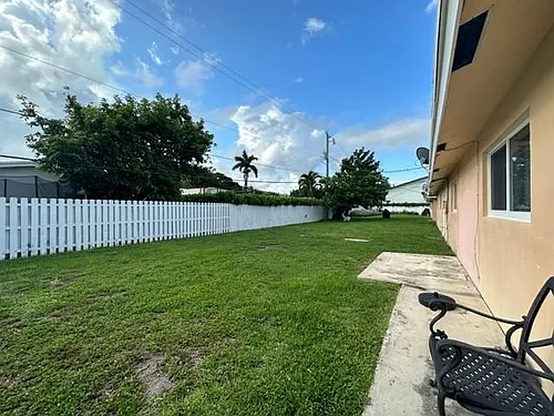 3720 NE 22nd Ave #11 Photo 1