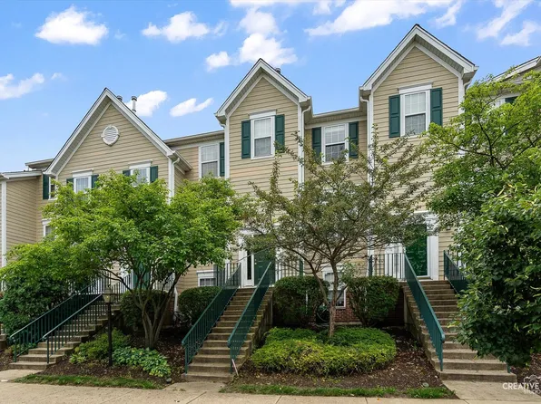 2426 Courtyard Cir Unit 3, Aurora, IL 60506