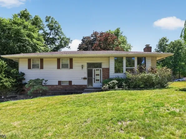 228 Shaw Pl, Park Ridge Boro, NJ 07656
