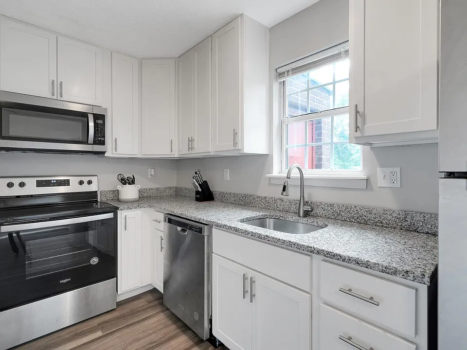 12000 Morningside Dr