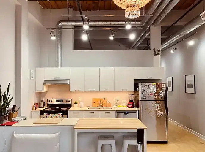 1 bed, 1.0 bath, 913 sqft, $3,500 — Photo 2
