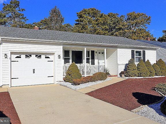 2nd image of 5 Whitaker Dr