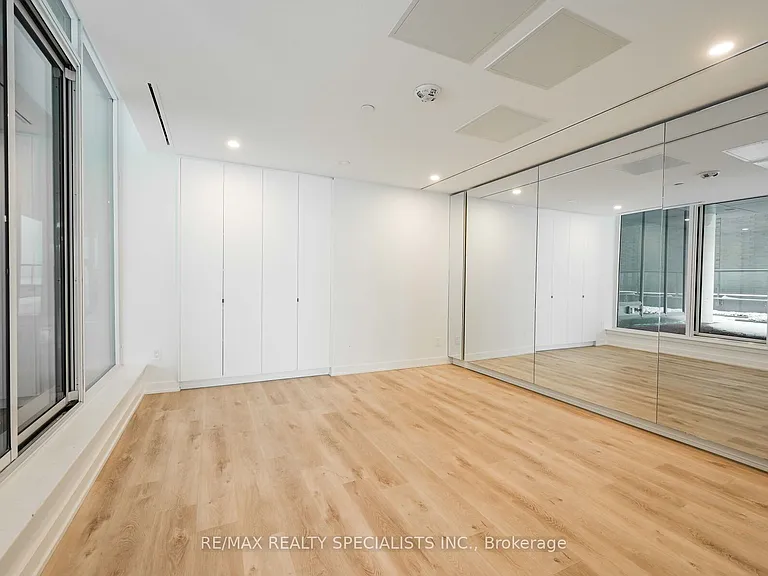 370 Martha St #507 — Photo 12