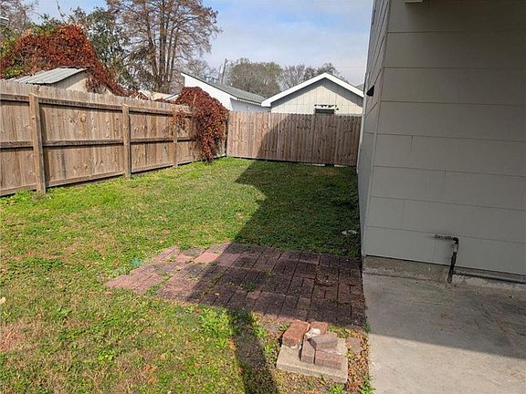 2nd image of 3835 Cypress St #1/2