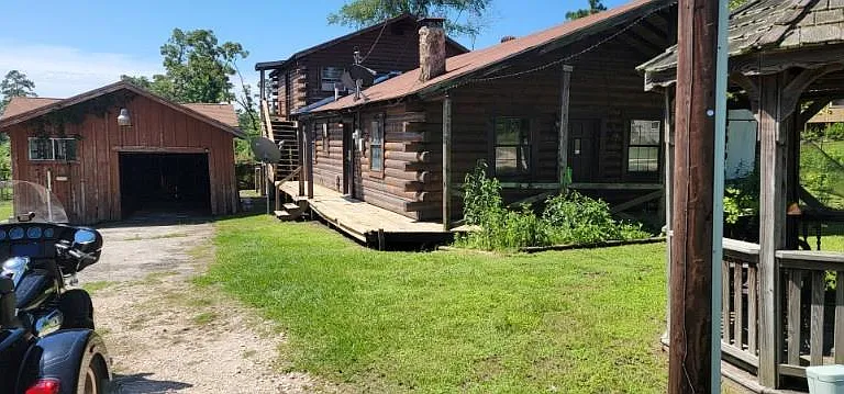 104 S Oak Lee Dr — Photo 1
