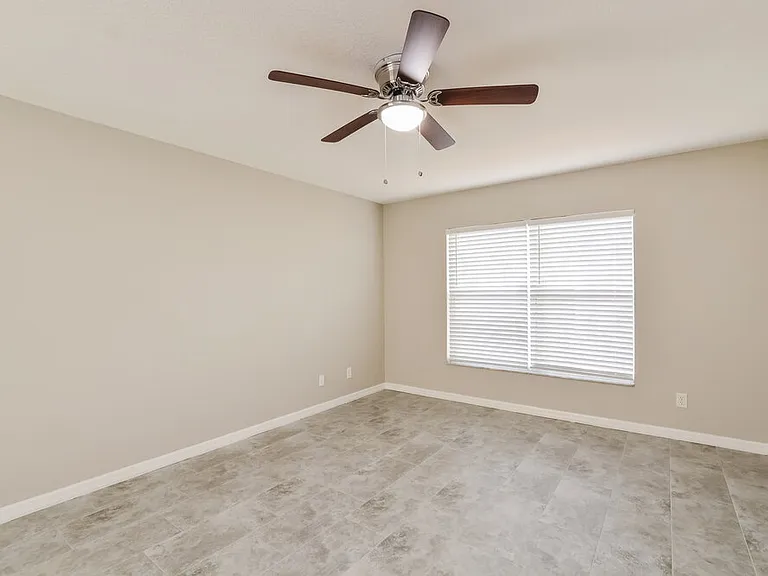 909 Vassar Dr — Photo 10