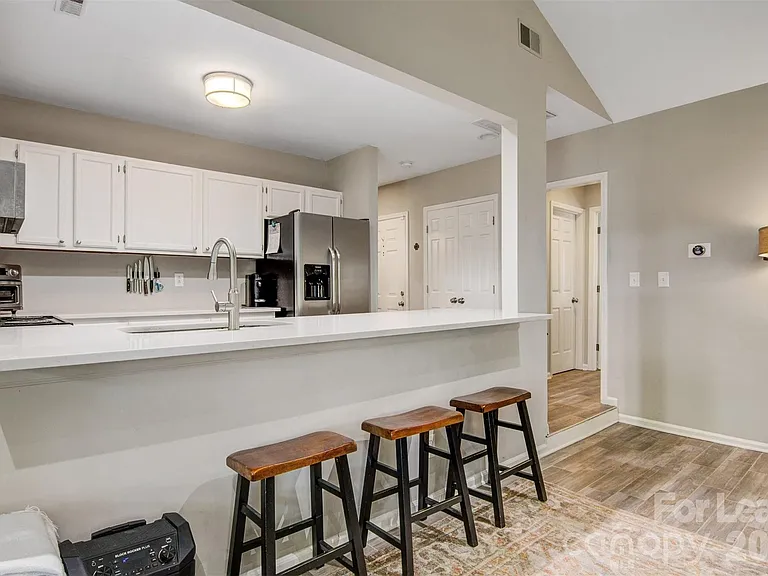 3700 Selwyn Farms Ln #4 — Photo 11