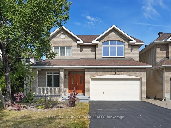 5 Escade Dr, Ottawa, ON K2G 6R9