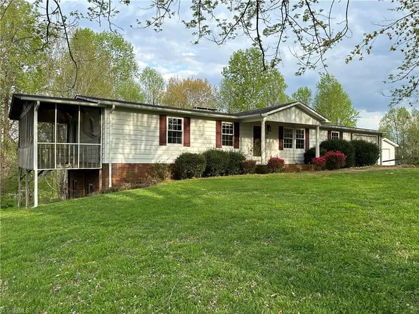 1695 Arbor Grove Church Rd, Millers Creek, NC 28665