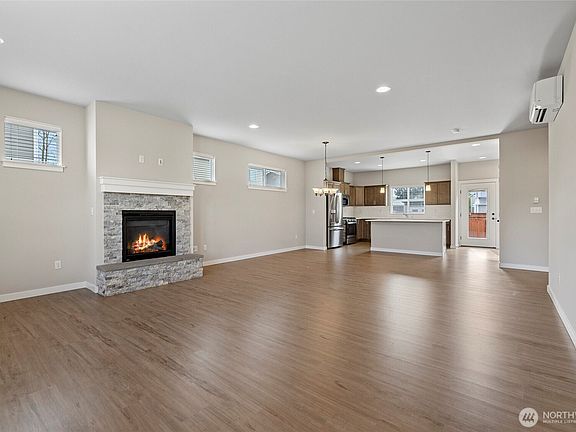 4th image of 122 N Trail Road