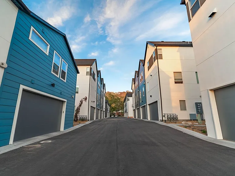 Woods Rose Townhomes — Photo 23