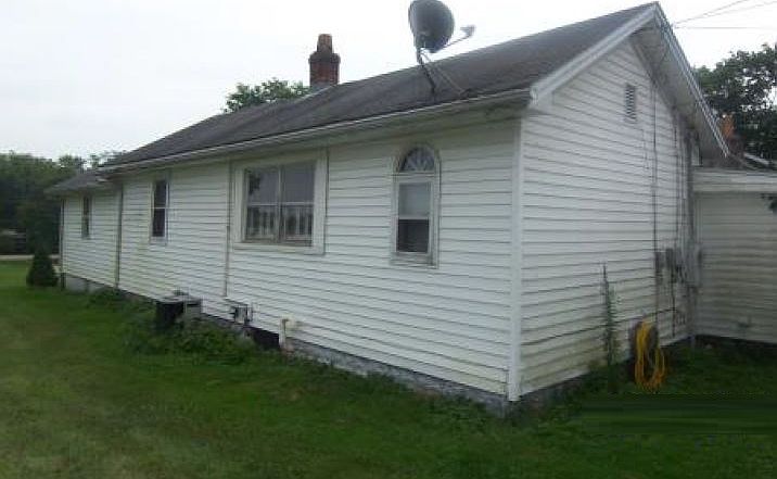 2nd image of 705 S State Road 121