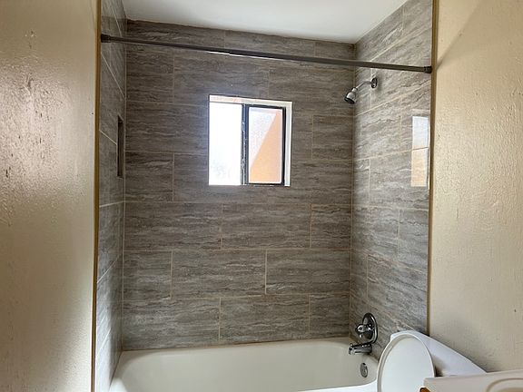 4th image of 1011 Camino Del Gusto #A