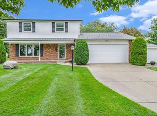 11573 Orchardview Dr, Fenton, MI