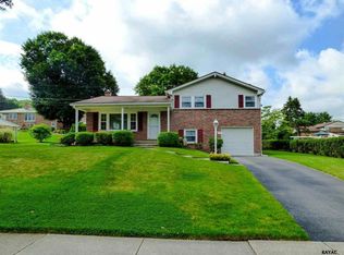 2442 Auburn Rd, York, PA 17402