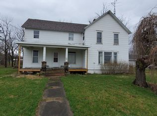 322 N Harrison St, Colfax, IL 61728