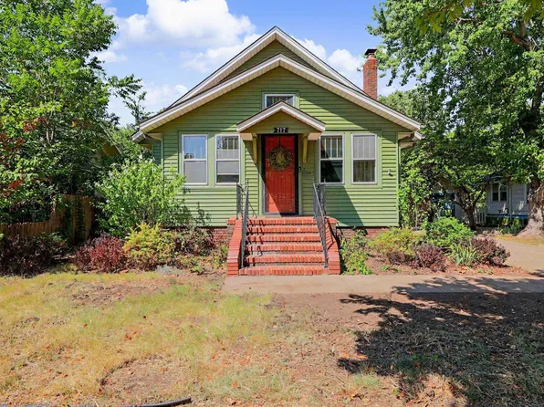 717 N High St, Newton, KS 67114