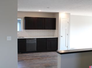 1612 SW 28th St, Lincoln, NE 68522