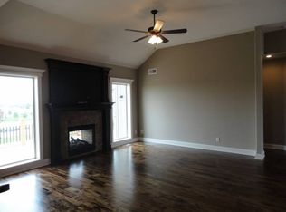 16354 S Laurelwood St, Olathe, KS 66062