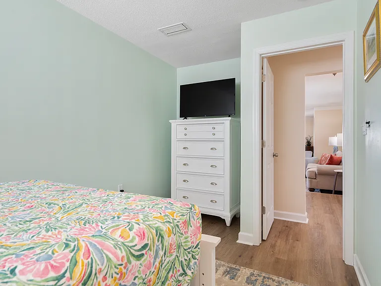 291 N Tessier Dr — Photo 36