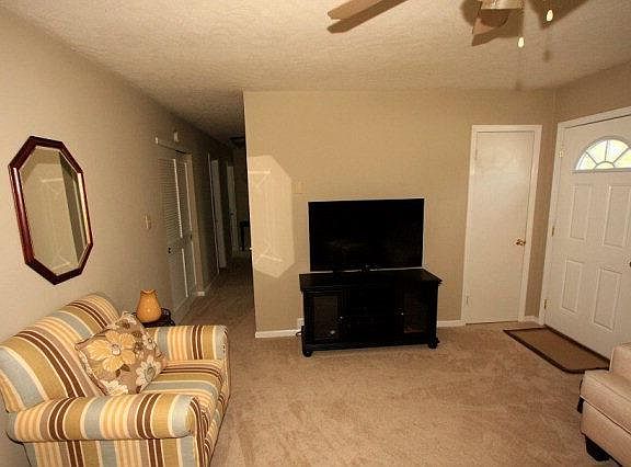 2nd image of 200 Rose Dr