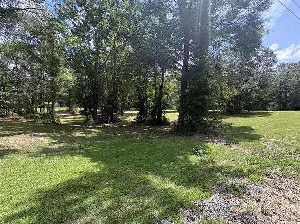 44 Plantation Rd, Carriere, MS 39426