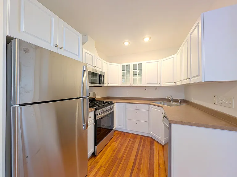 5 Locke St #1 — Photo 13