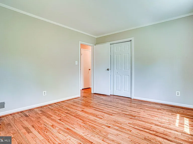 7430 Hastings St — Photo 30