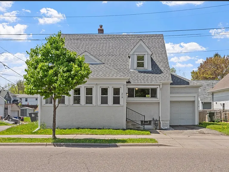 319 Earl St — Photo 29