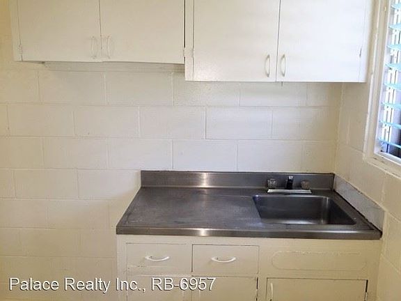 5th image of 1669 S Beretania St APT 2