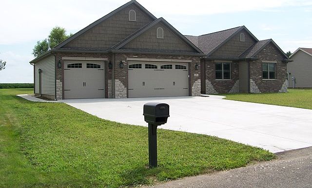 1st image of 7 Kristina Dr