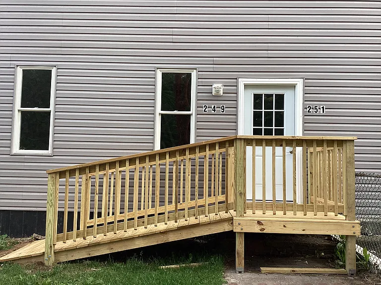 251 E Offutt St — Photo 10