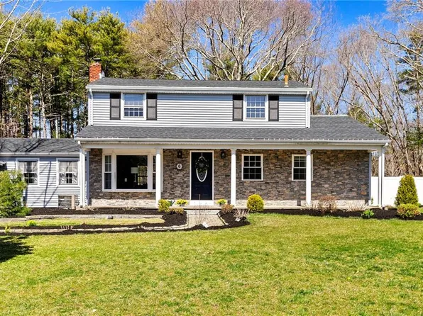 6 Birchwood Dr, Cumberland, RI 02864