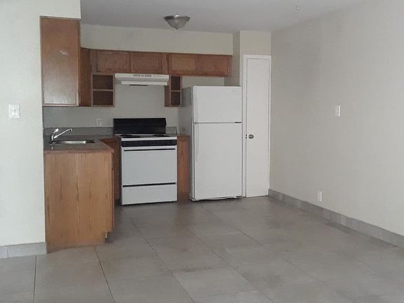 5th image of 630 W Taft Ave APT 8