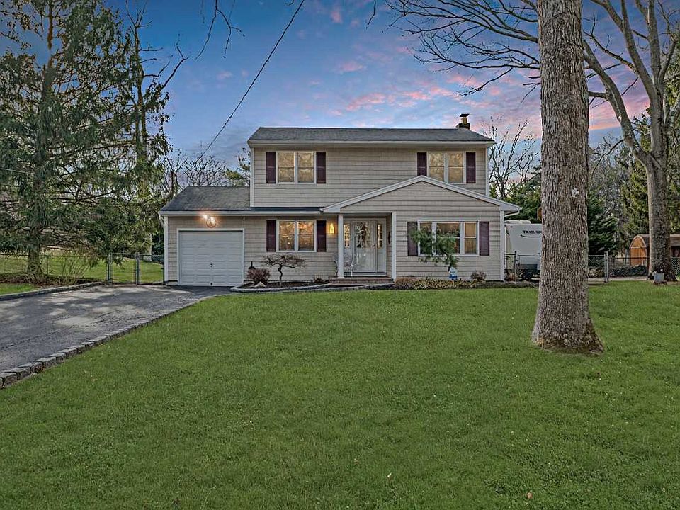 1st image of 8 Hickory St