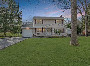 8 Hickory St, Port Jefferson Station, NY 11776