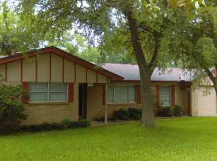 713 King Dr, Bedford, TX 76022