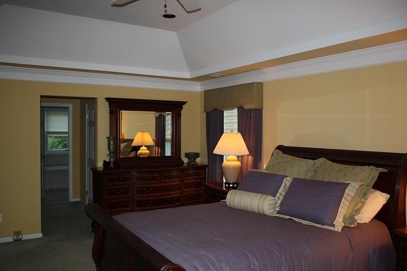 2nd image of 6029 Elm Ave