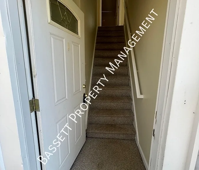 40 Chestnut St #2 — Photo 3