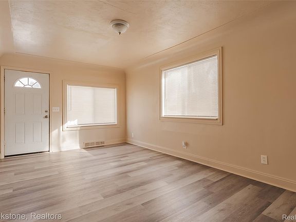 5th image of 103 W Cornell Ave