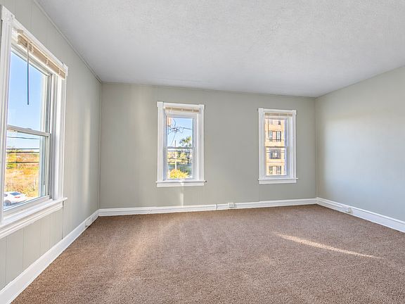 5th image of 304 N Pavilion Ave #2
