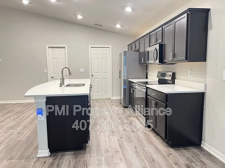 1002 Corso Dr — Photo 7